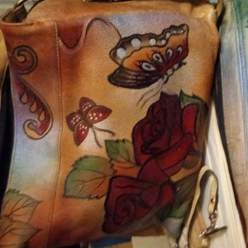Anushka shoulder bag